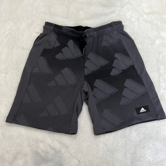 adidas Other - Adidas sportswear French terry cloth shirt size L graphic print black and gray